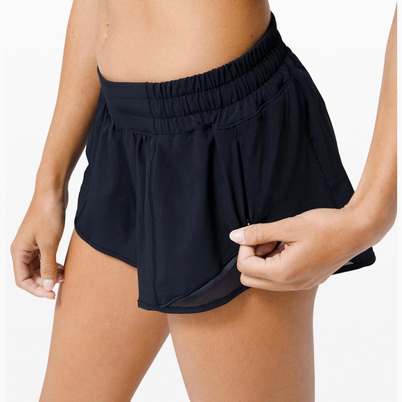 NWT LULULEMON HOTTY HOT LR SHORT 2.5” SHORTS - Picture 3 of 13